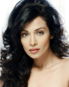 फ्लोरा सैनी (Flora Saini): उम्र, मूवी, फोटो, जीवनी, तस्वीरें, फिल्म