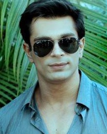 Karan Singh Grover Age Photos Family Biography Movies Wiki Latest News Filmibeat