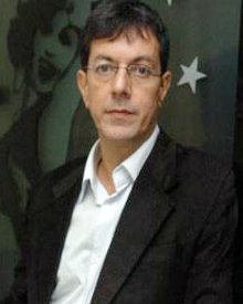 Rajat Kapoor: Age, Photos, Family, Biography, Movies, Wiki & Latest