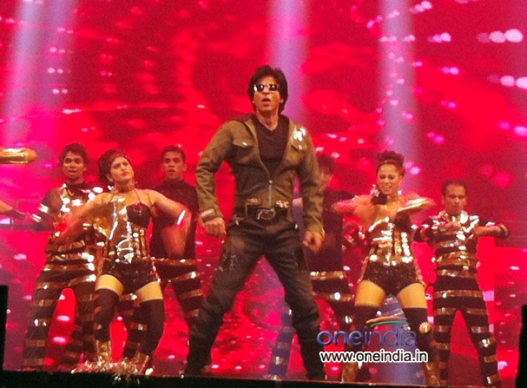 Shahrukh Khan Performers at Jakarta Photos - FilmiBeat