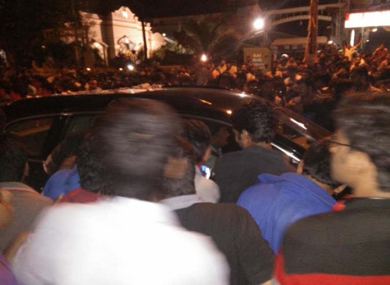 See The Crazy Video Jr Ntr Fans Skyline Message Triggers Mass Panic In Melbourne - muaz7w1