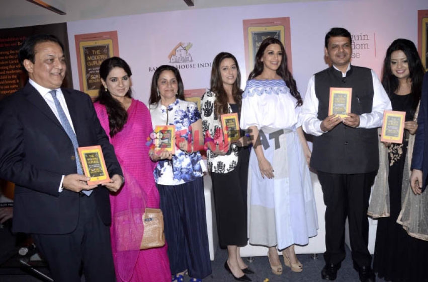 Success Party Of Sonali Bendre Book The Modern Gurukul Photos FilmiBeat
