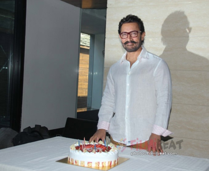 Aamir Khan Celebrates 52nd Birthday Photos - FilmiBeat