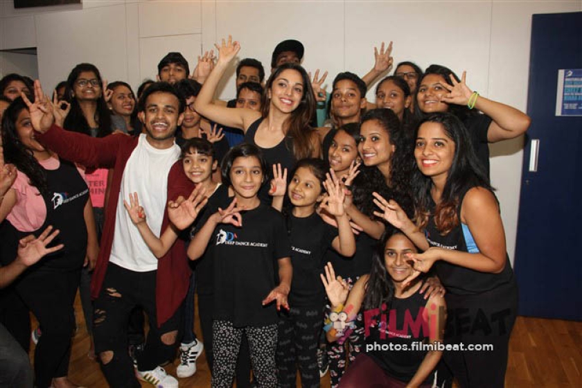 Kiara Advani Visit Deep Dance Academy Photos FilmiBeat