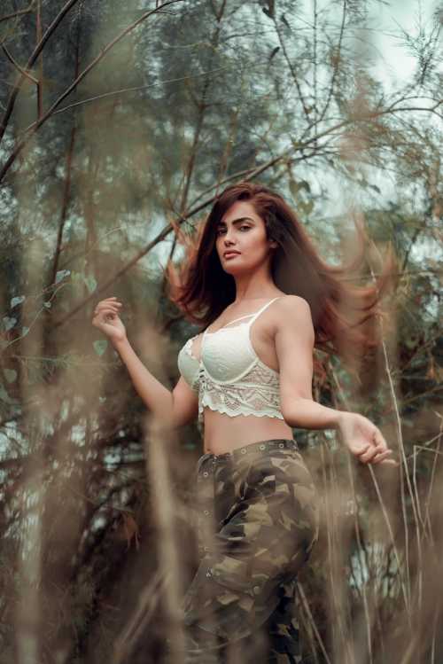 Sakshi Dwivedi Photos