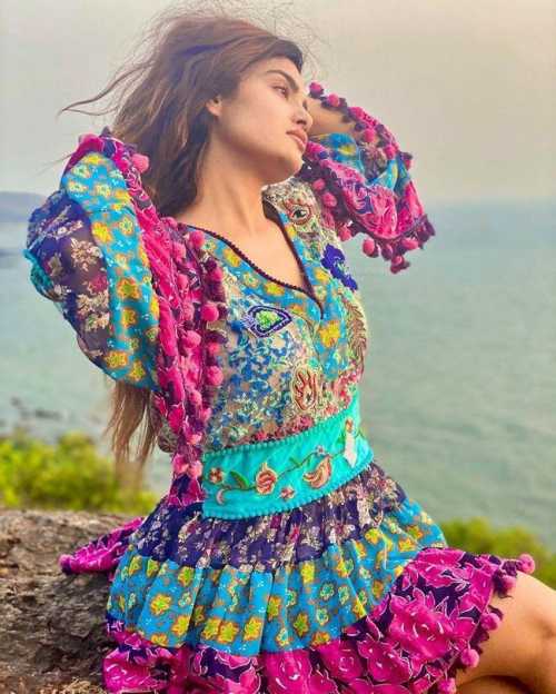 Sakshi Dwivedi Photos