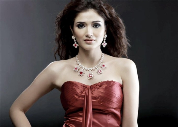 Navina Photos: Latest HD Images, Pictures, Stills & Pics - FilmiBeat