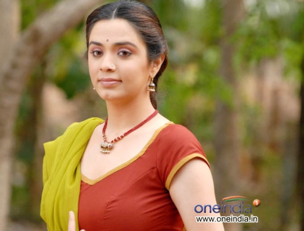 Nargis Photos: Latest HD Images, Pictures, Stills & Pics - FilmiBeat