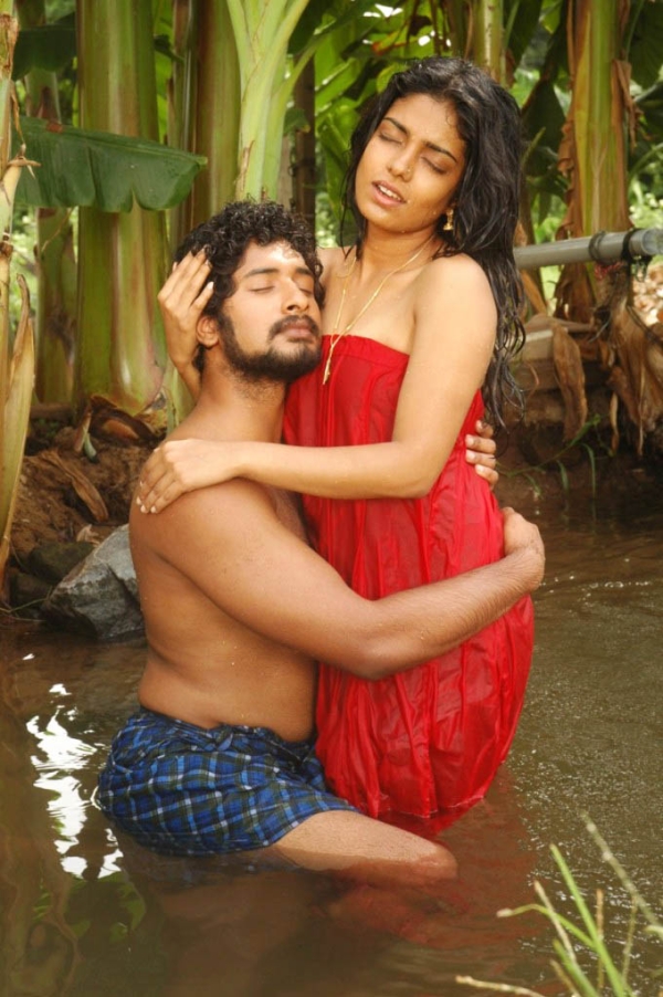 Oththa Veedu Photos: HD Images, Pictures, Stills, First Look ...