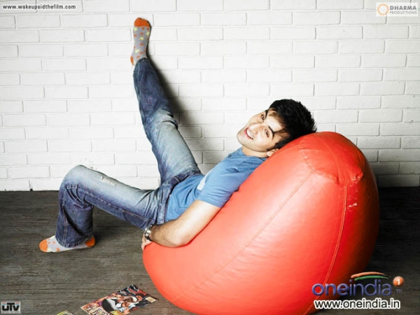 Wake Up Sid Photos: HD Images, Pictures, Stills, First Look Posters of Wake Up Sid Movie - FilmiBeat Wake Up Sid Photos: HD Images, Pictures, Stills, First Look Posters of Wake Up Sid Movie - FilmiBeat