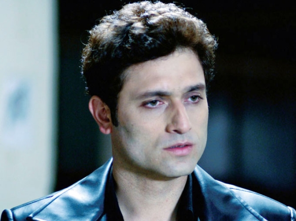 Shiney Ahuja Photos [HD]: Latest Images, Pictures, Stills of Shiney