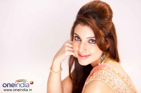 Anisa Photos [HD]: Latest Images, Pictures, Stills of Anisa - FilmiBeat