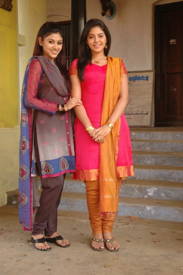 Kalakalappu Photos HD Images, Pictures, Stills, First Look Posters of