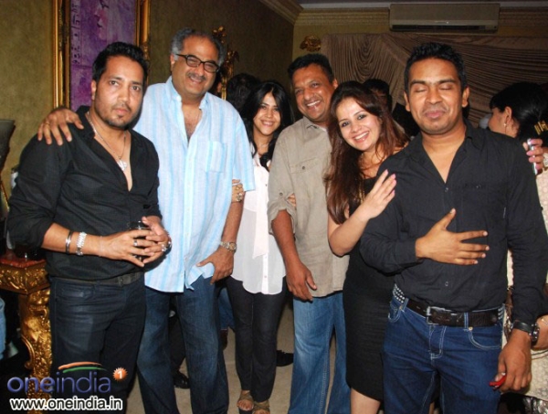 Mika Singh's Birthday Bash Photos - FilmiBeat