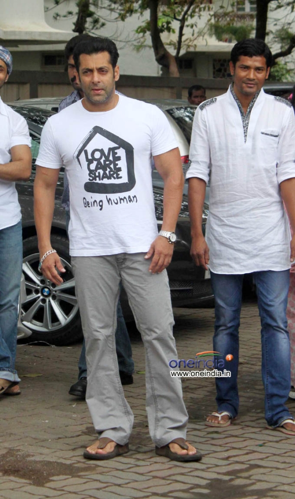 Salman Khan wishes to fans on Eid Mubarak Photos FilmiBeat