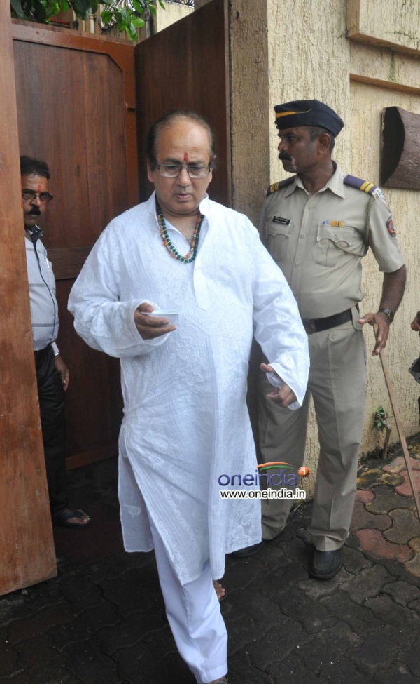 Rajesh Khanna's first death anniversary Photos FilmiBeat