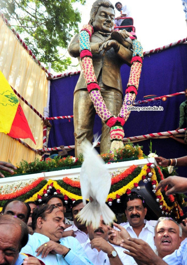 Dr Rajkumar's Statue Inaugurated in South End Circle, Bangalore Photos