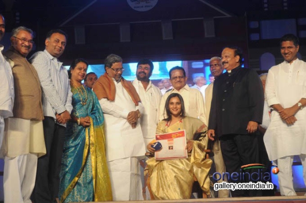 Karnataka State Film Awards 201011 Photos FilmiBeat