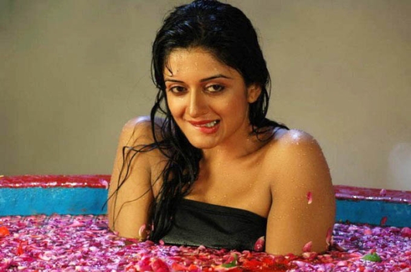 [Image: vimala-raman-in-hot-expressions_139159274900.jpg]