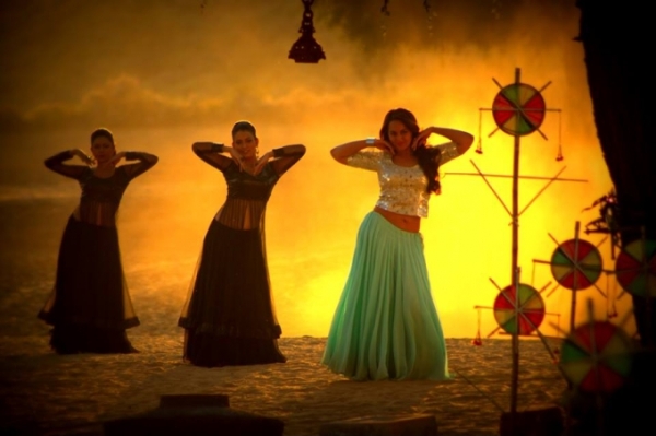 Holiday Photos Hd Images Pictures Stills First Look Posters Of Holiday Movie Filmibeat holiday photos hd images pictures