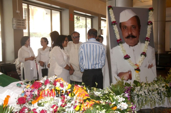 Sadashiv Amrapurkar Funeral Photos Filmibeat