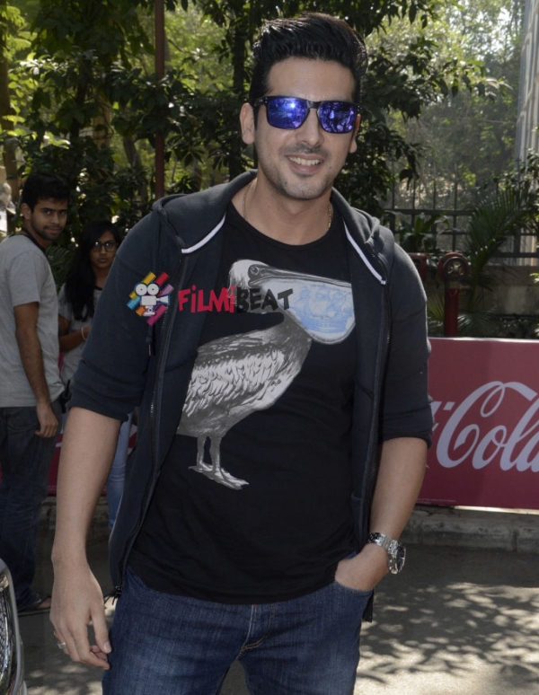 Zayed Khan Promotes 'Sharafat Gayi Tel Lene' Movie Photos - FilmiBeat