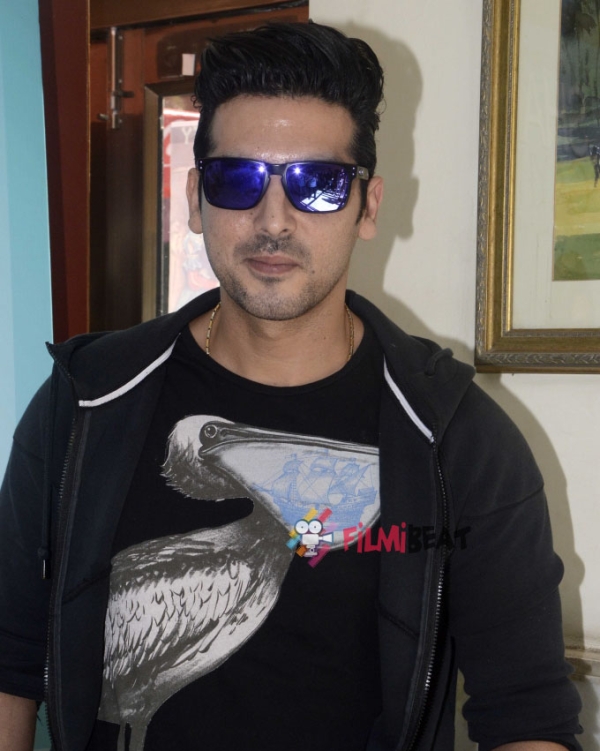 Zayed Khan Promotes 'Sharafat Gayi Tel Lene' Movie Photos - FilmiBeat