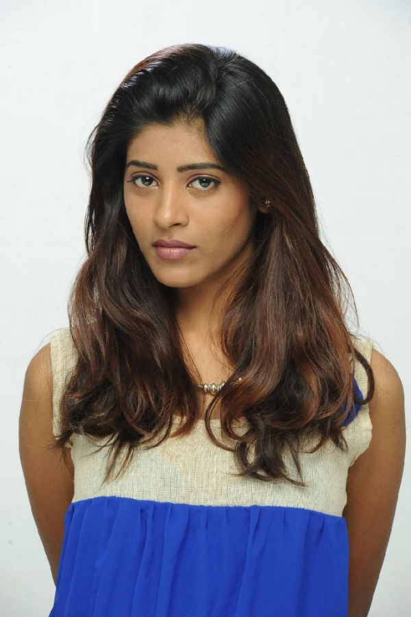 Gayatri (Telugu Actress) Photos [HD]: Latest Images, Pictures, Stills