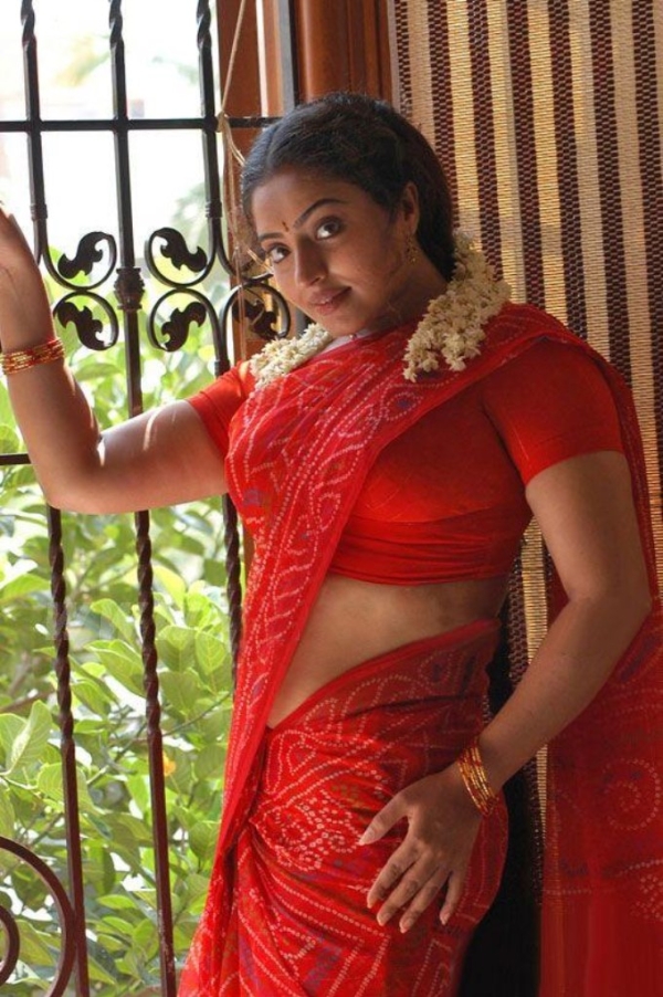 Tamil actress glamour pictures