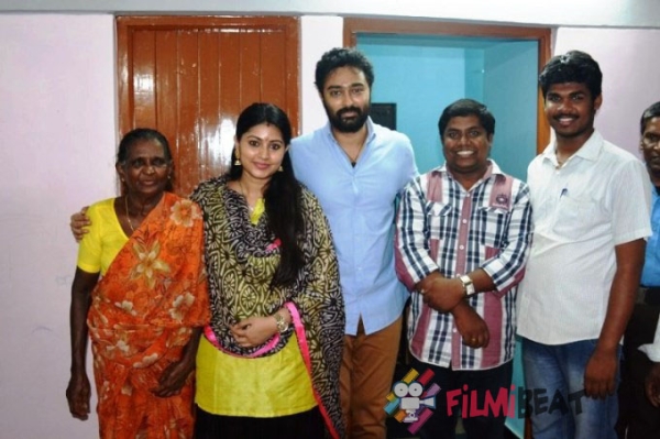 Actress Sneha Birthday Celebrations 2015 Photos - FilmiBeat