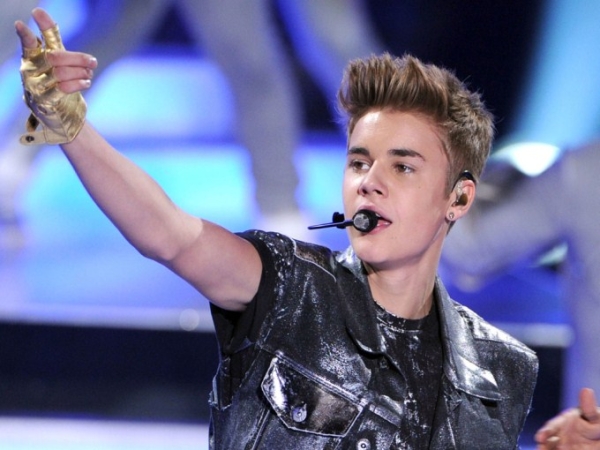 Justin Bieber Photos: Latest HD Images, Pictures, Stills & Pics - FilmiBeat