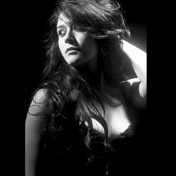 Tiger Shroff Sister Krishna Shroff Bold Photoshoot Photos - FilmiBeat