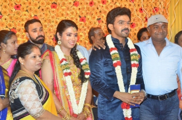 Actor Singamuthu Son Wedding Reception Photos - FilmiBeat