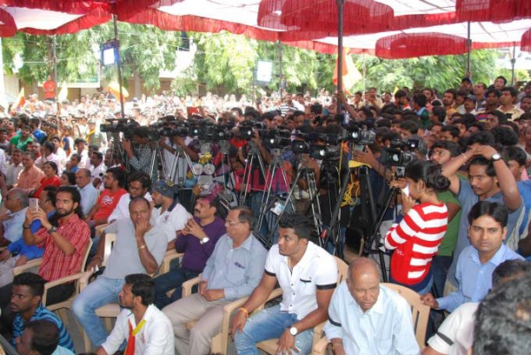 Kannada Film Industry Protest For Cauvery Karnataka Bandh Photos Photos