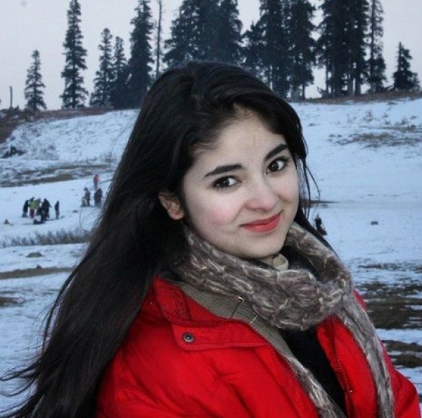 Zaira Wasim Girl From Dangal Secret Superstar Photos Filmibeat Zaira Wasim Girl From Dangal Secret Superstar Photos Filmibeat
