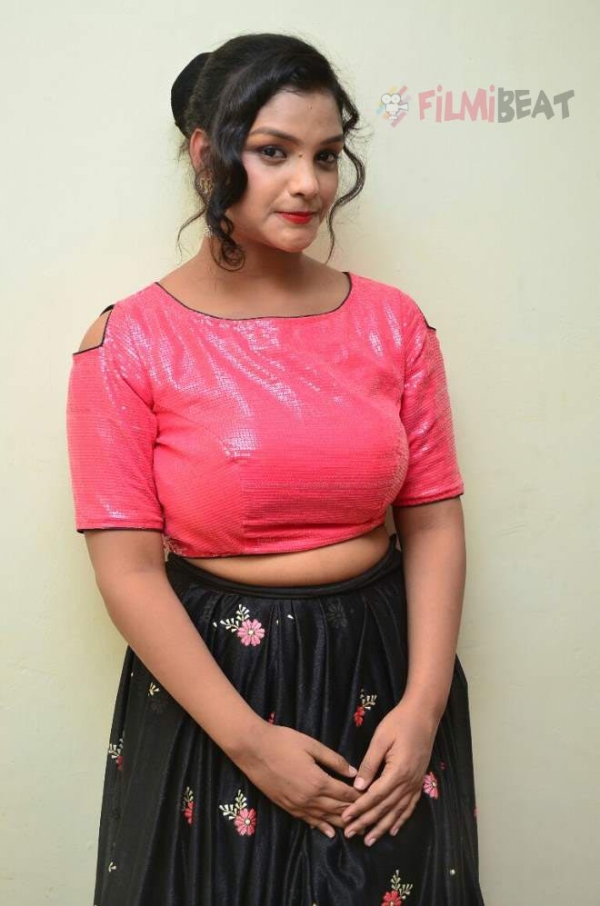 Mahi Photos [HD]: Latest Images, Pictures, Stills of Mahi - FilmiBeat