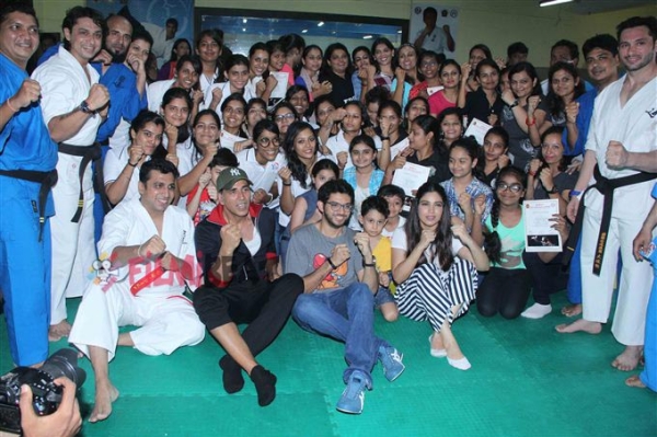 Akshay Kumar & Bhumi Pednekar At Andheri Sports Complex Photos FilmiBeat
