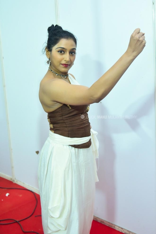 850px x 1273px - Padmapriya Photos [HD]: Latest Images, Pictures, Stills of Padmapriya -  FilmiBeat