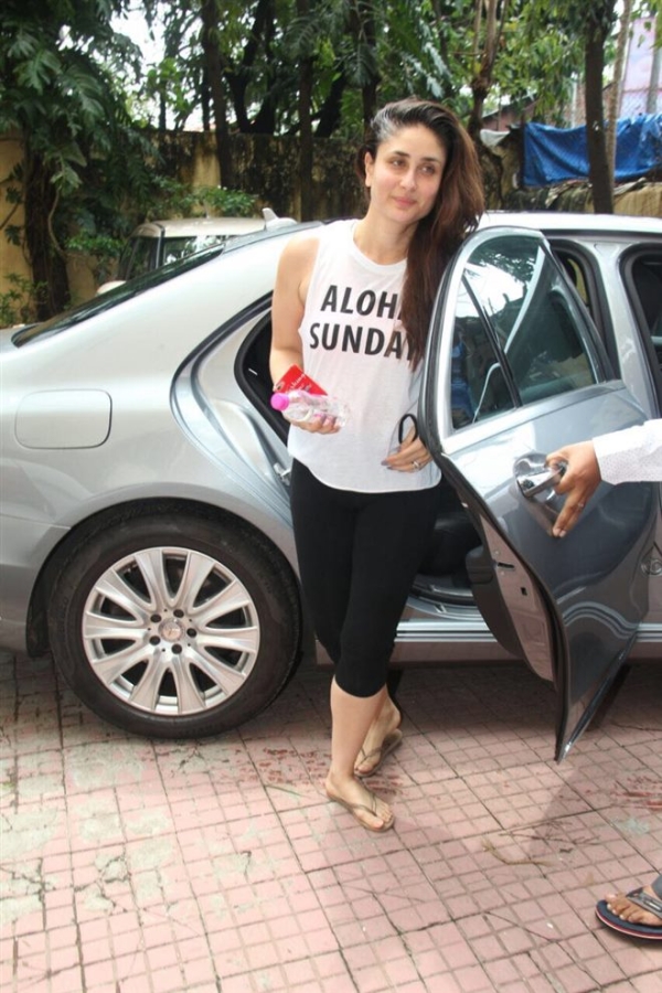 Kareena Kapoor Spotted On Her Birthday In Mumbai Photos - FilmiBeat