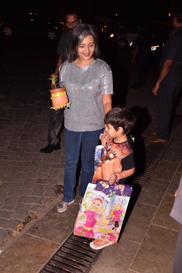 Aradhya Bachchan Birthday Celebration 2017 Photos FilmiBeat