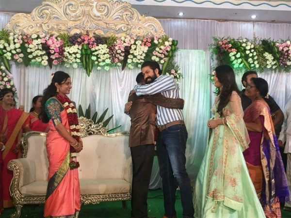 Акаш сингх раджпут. Radhika and dudhika nayak. Rocky bhai radhika. Radhika and dudhika nayak. Радхика.