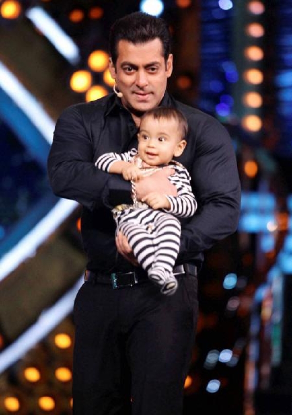 Salman Khan 52nd Birthday Special Photos - FilmiBeat