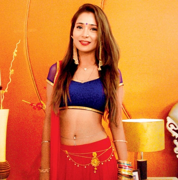 Sara Khan Photos [HD]: Latest Images, Pictures, Stills of Sara Khan -  FilmiBeat