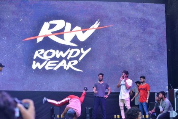Vijay Deverakonda S Rowdy Club Launch Photos Filmibeat Vijay Deverakonda S Rowdy Club Launch Photos Filmibeat