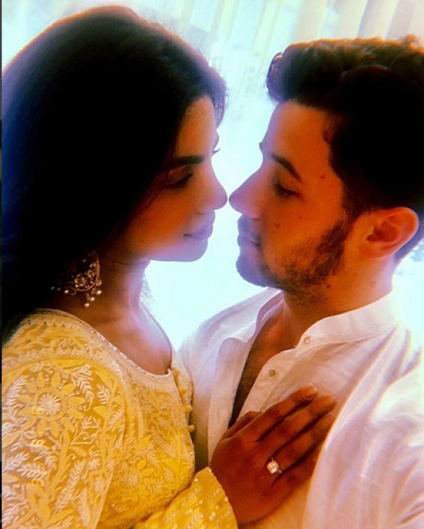 video of priyanka chopra engagement priyanka chopra and nick jonas engagement photos filmibeat video of priyanka chopra engagement priyanka chopra and nick jonas engagement photos filmibeat