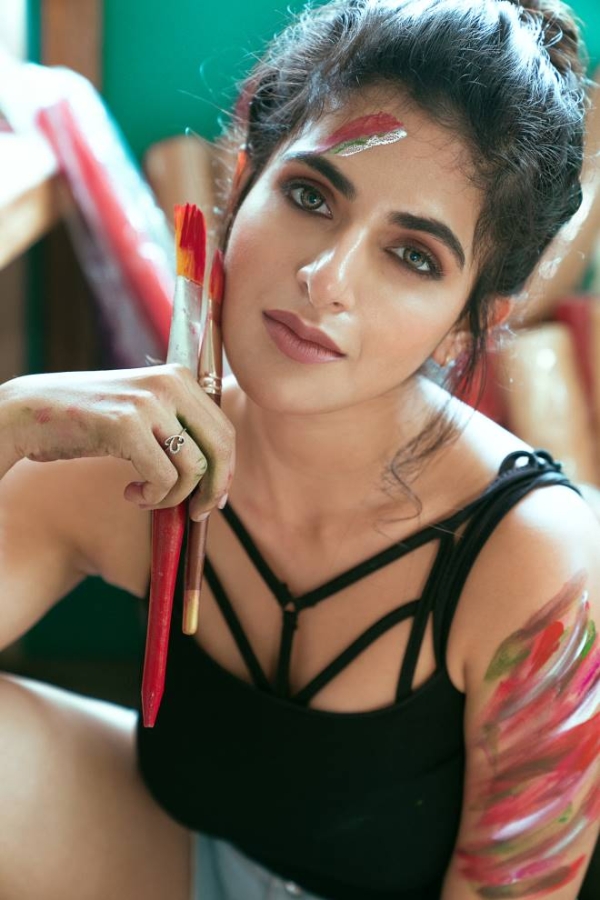 Iswarya Menon Photos Iswarya Menon Photos
