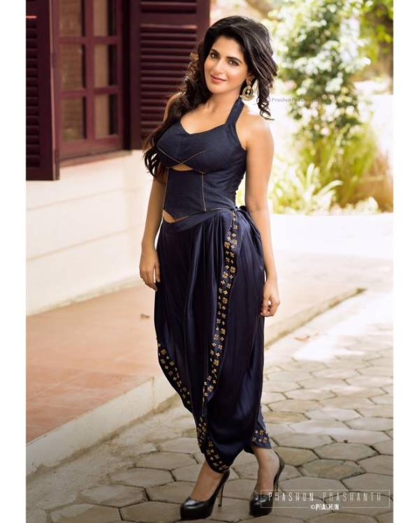Iswarya Menon Photos Iswarya Menon Photos