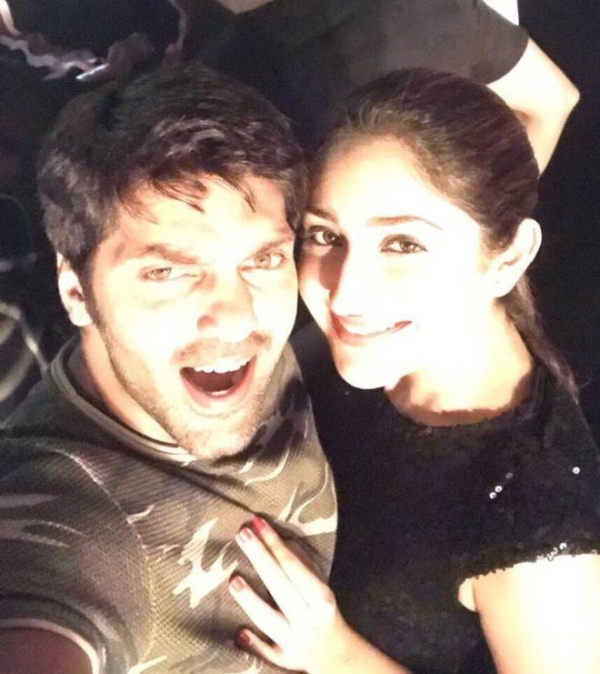 Romantic Moments of Arya And Sayyeshaa Photos