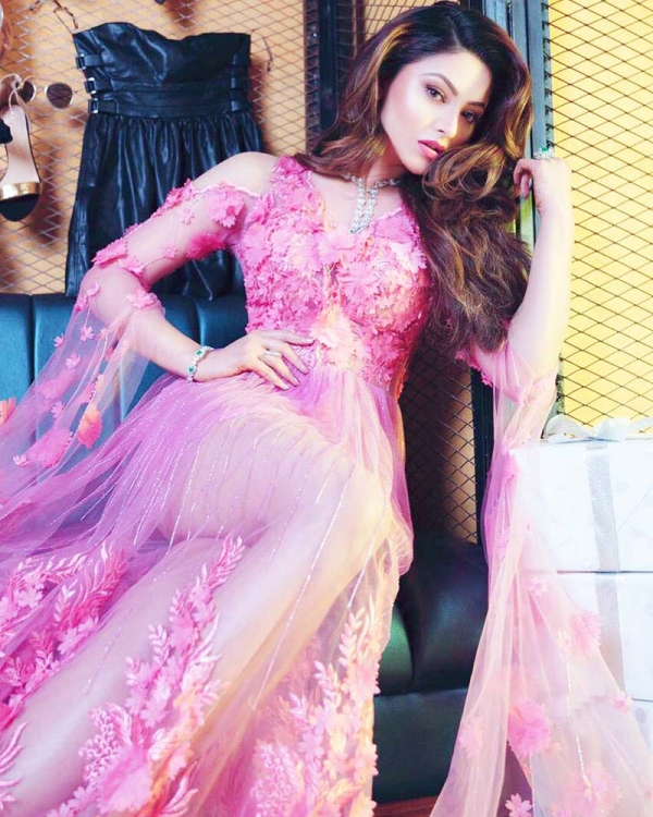 Urvashi Rautela Latest Glamorous Photo shoots Photos