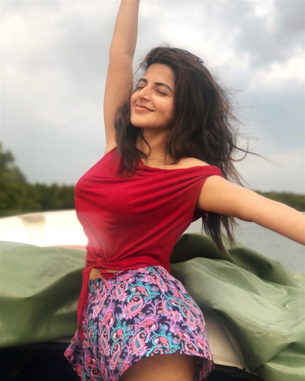 Iswarya Menon Photos Iswarya Menon Photos